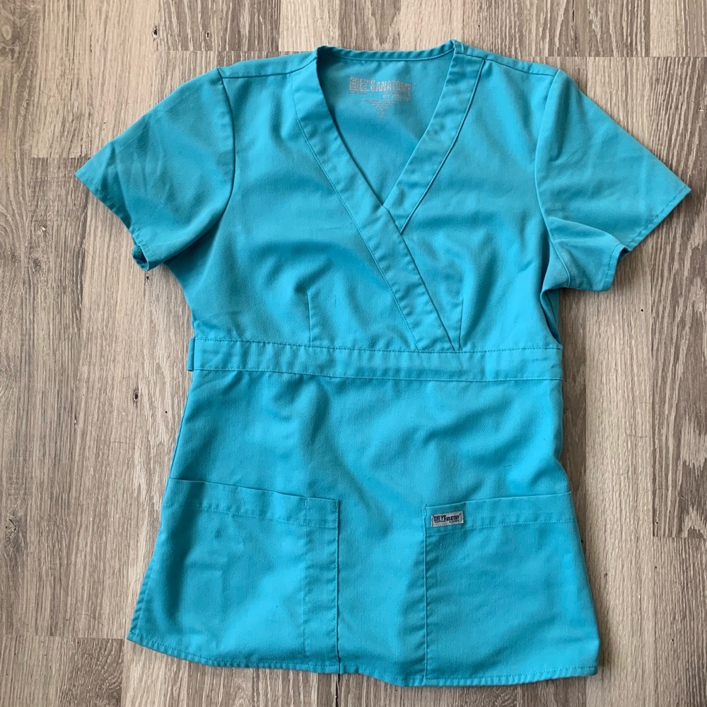XS Greys Anatomy Scrub Top